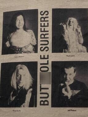 But**ole Surfers Preowned Large T-shirt